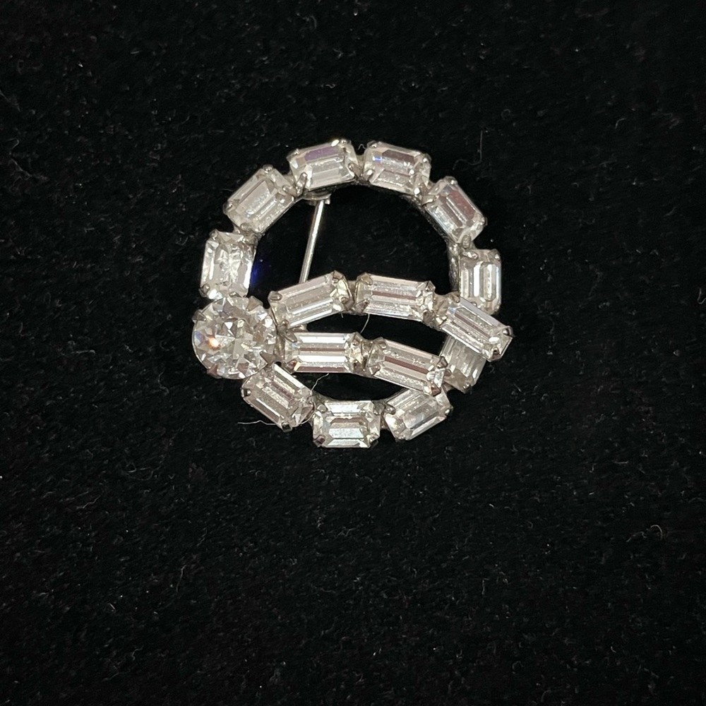 Vintage Kramer Of New York Clear Rhinestone Costume Jewelry Brooch Pin